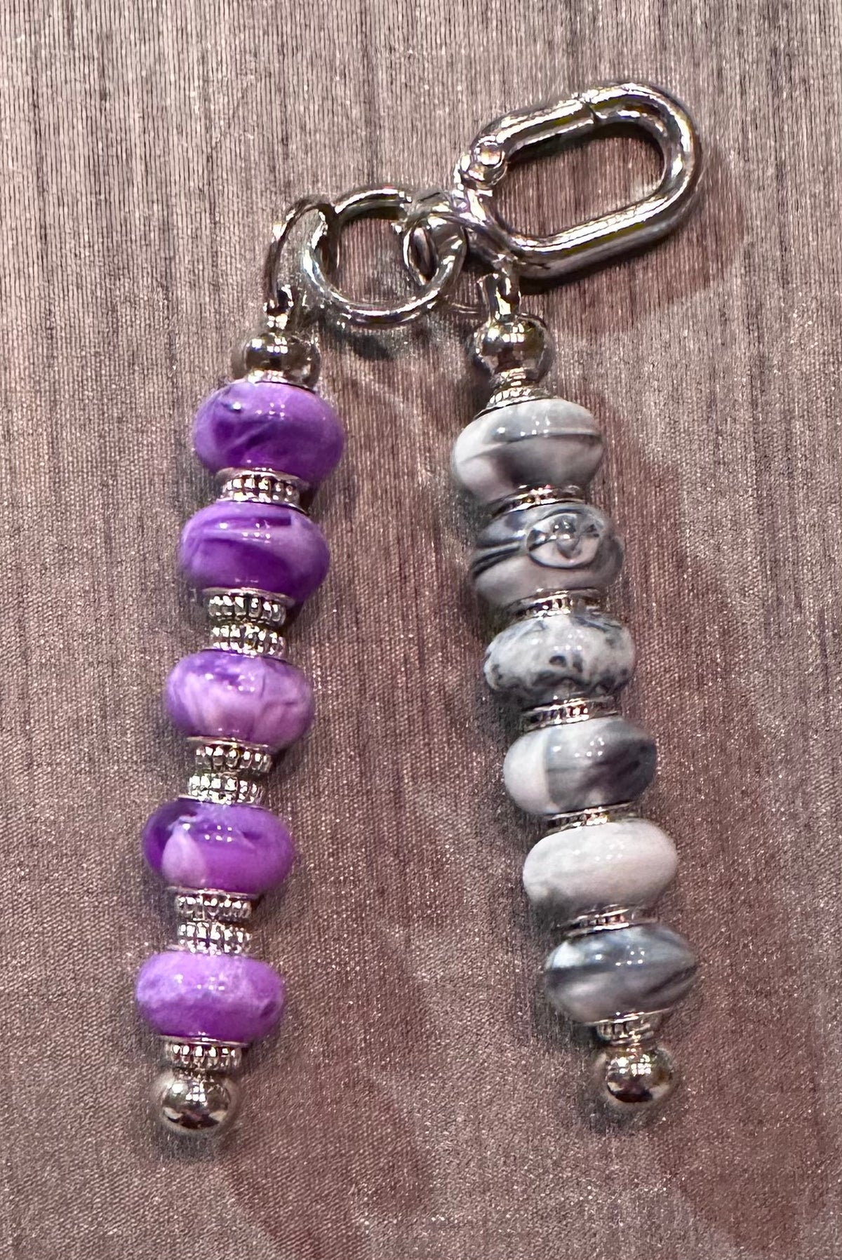 Black and purple tie dye keychain